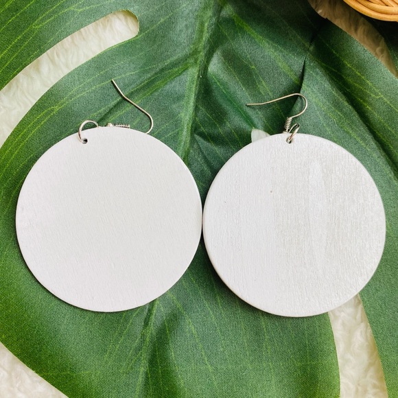 BEAUTIFUL SURROUNDINGS Round Hanging Drop Earrings - Picture 4 of 4